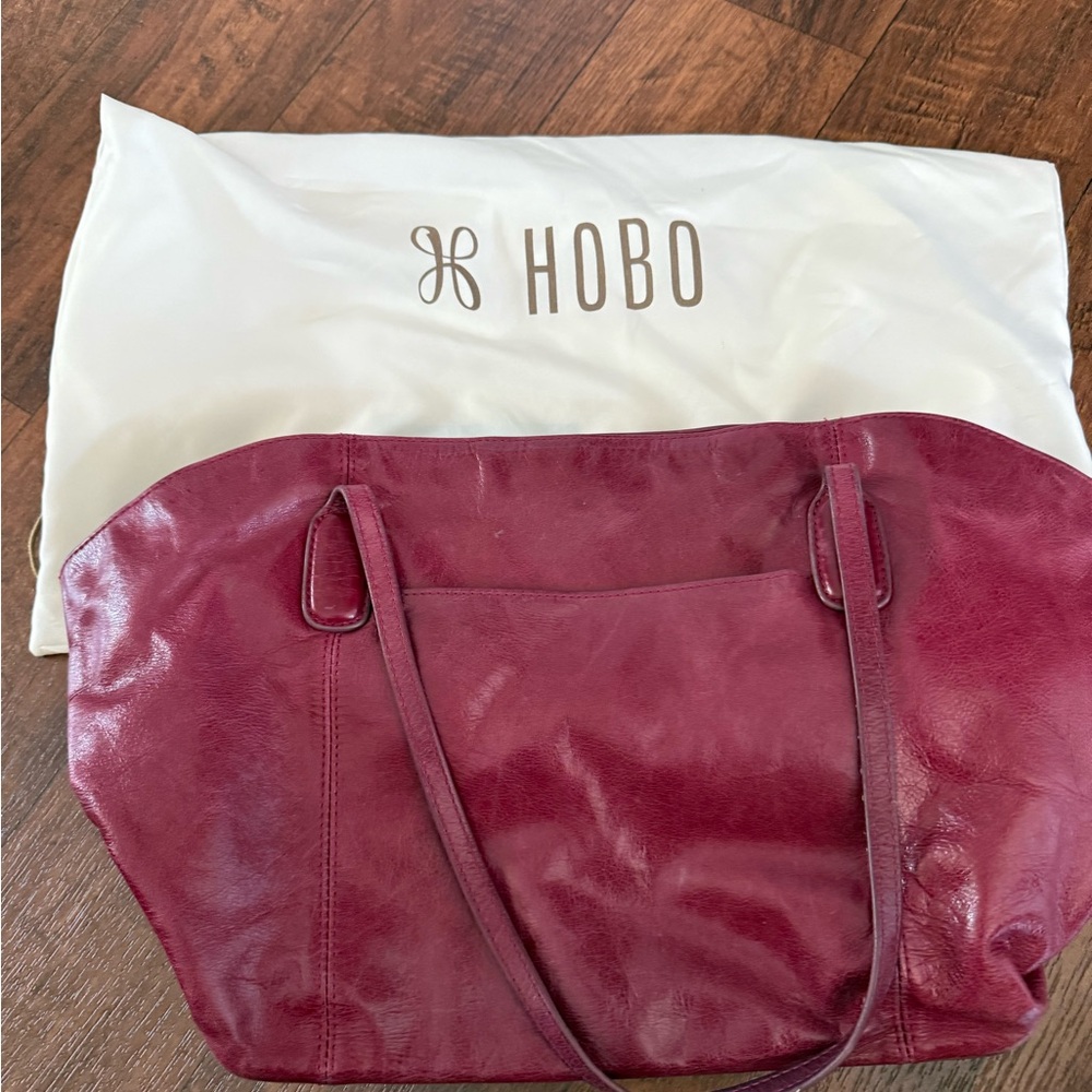 HOBO “Patti” raspberry Leather Hobo Bag Slouchy Design